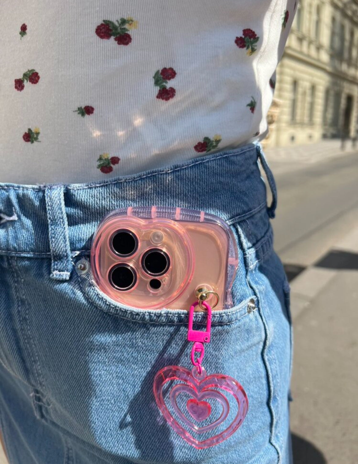 Şeffaf Pembe Kalpli iPhone Kılıfı – Yumuşak Silikon & Kalp Detaylı