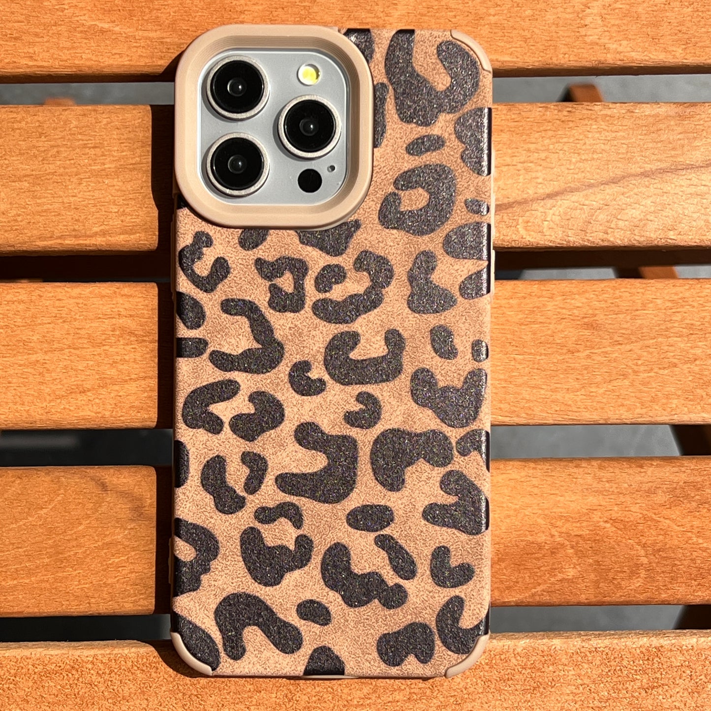 Leopar Desenli Kadife Dokulu Kahverengi Kılıf
