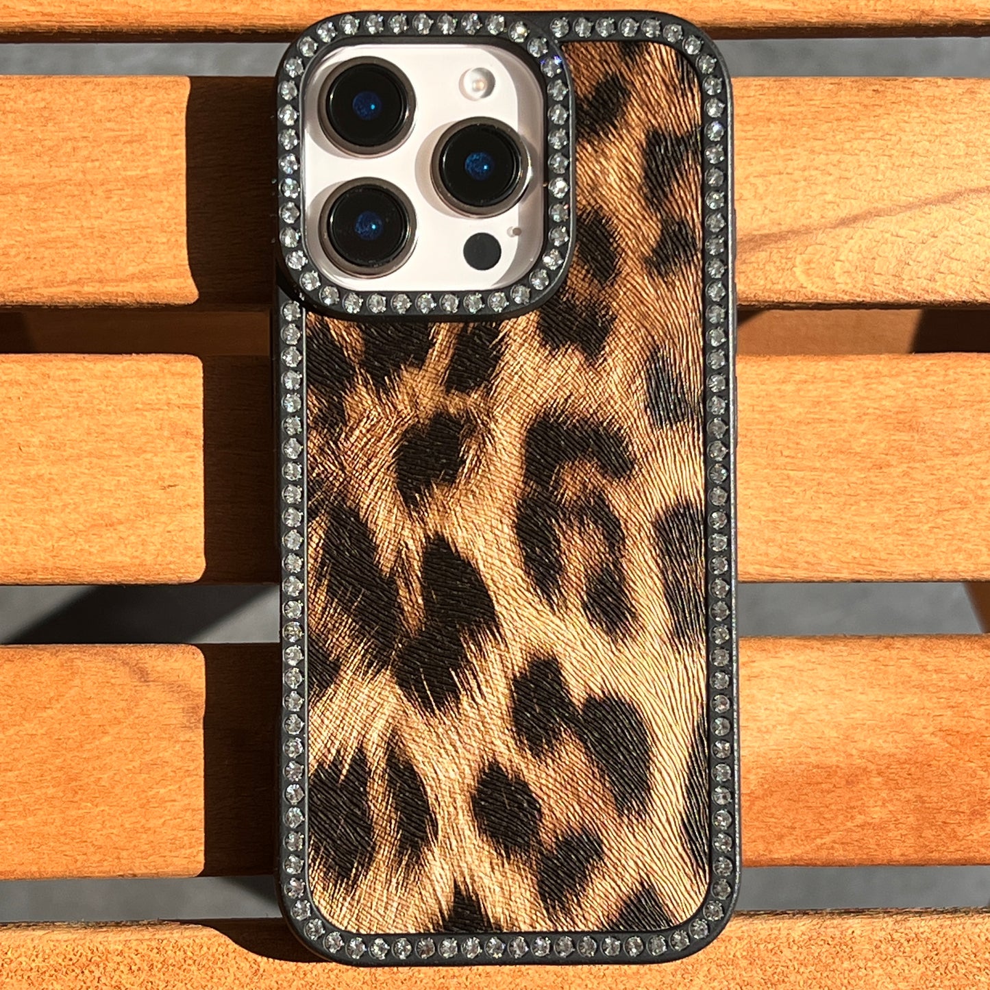 Yanları Taşlı, Leopar Desenli Silikon Koruyucu Kılıf