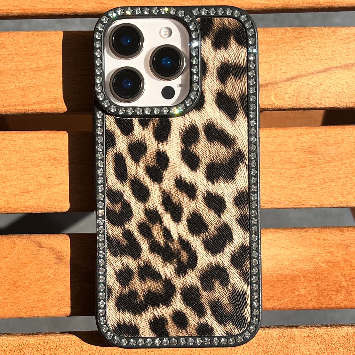 Yanları Taşlı, Leopar Desenli Silikon Koruyucu Kılıf