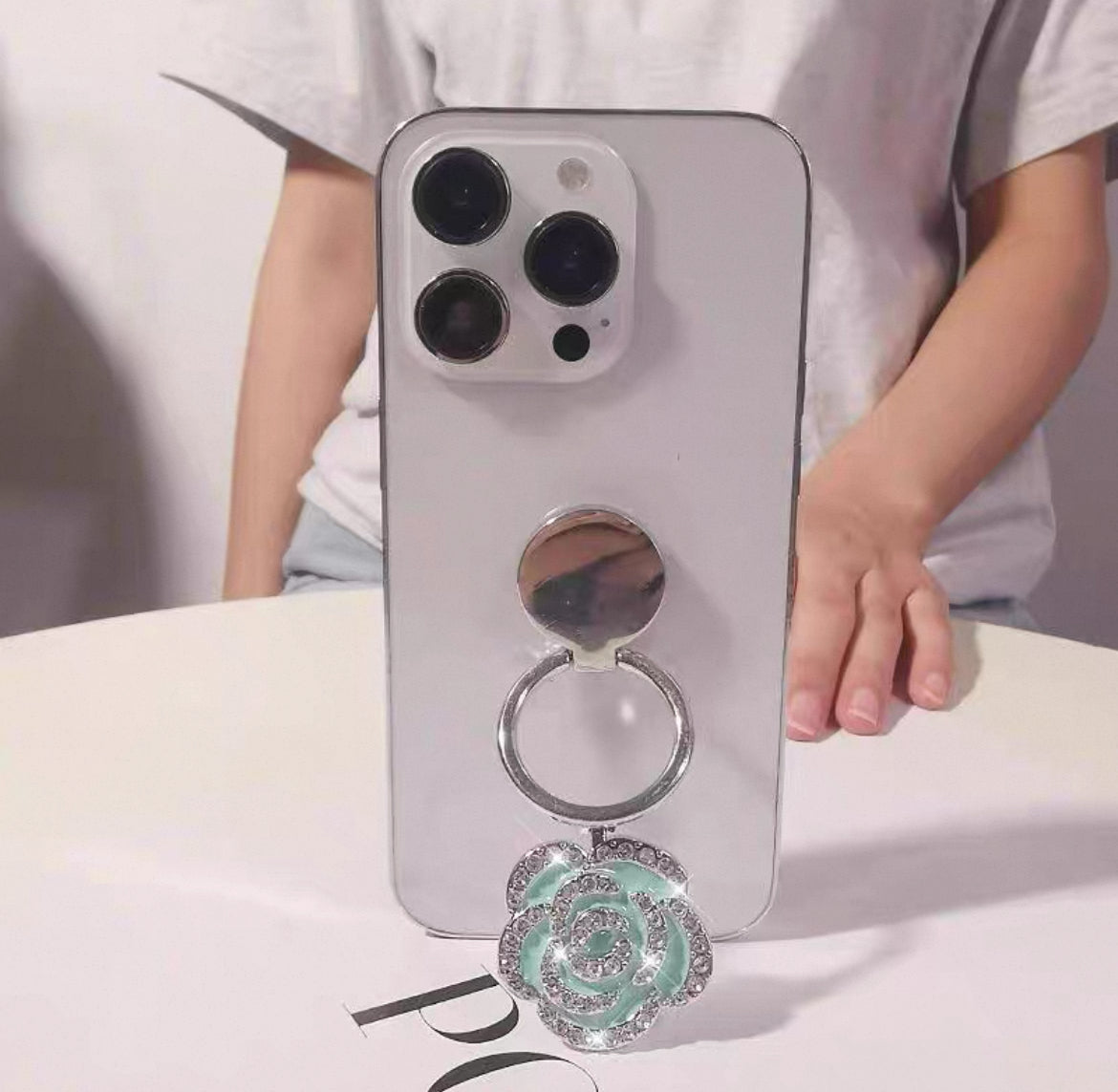 Taşlı Gül Tasarımlı Telefon Yüzüğü | 360° Döner Stand & Parmak Tutucu